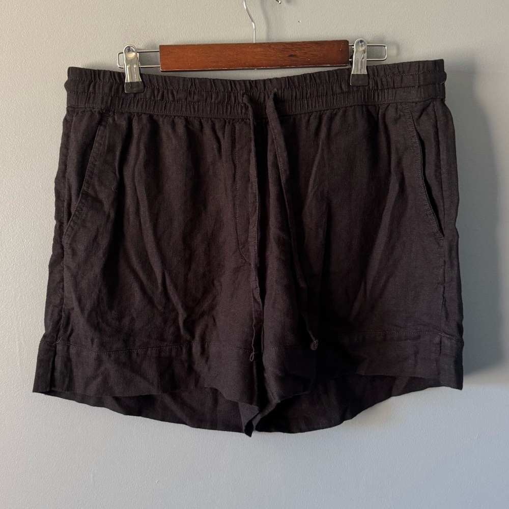 Banana Republic Linen Blend Mid Rise Shorts